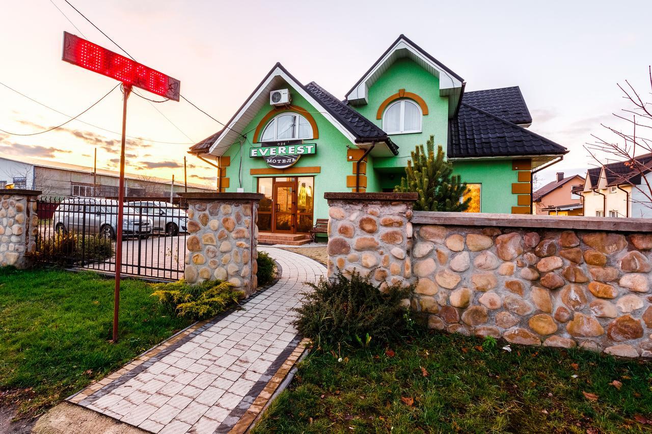 Everest Ivano-Frankivsk Exterior photo