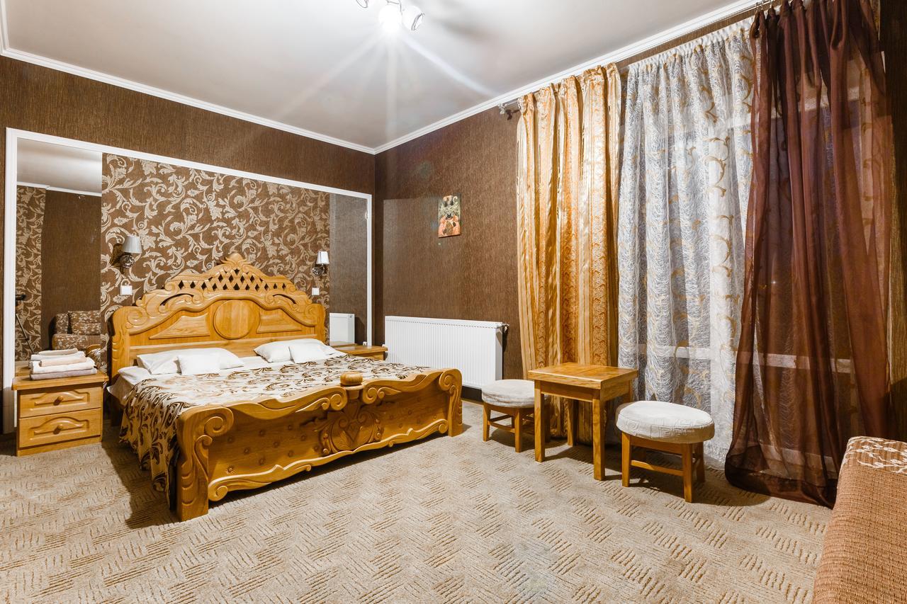 Everest Ivano-Frankivsk Exterior photo